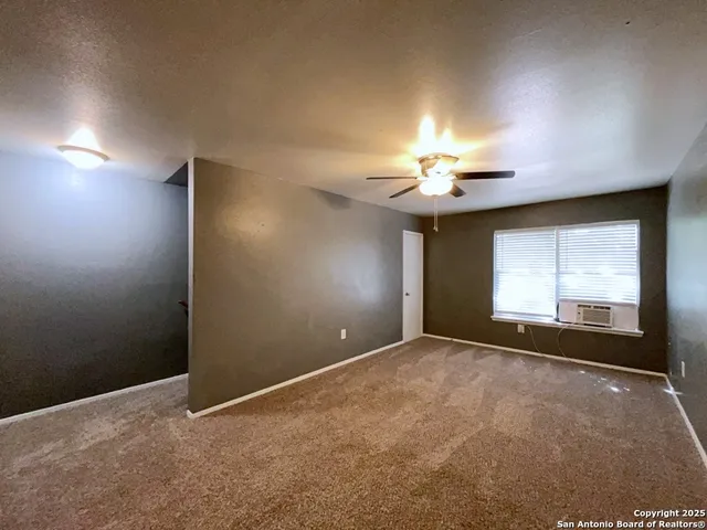 $795 | 2802 Lasses Boulevard, Unit 15, San Antonio, TX 78223