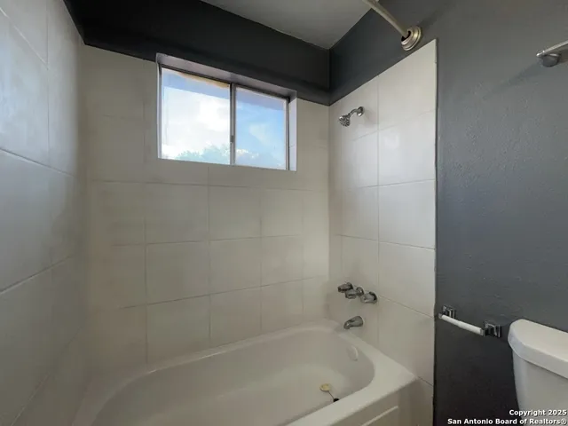 $795 | 2802 Lasses Boulevard, Unit 15, San Antonio, TX 78223