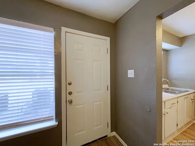 $795 | 2802 Lasses Boulevard, Unit 15, San Antonio, TX 78223