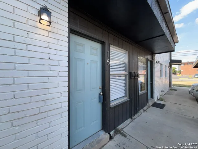 $795 | 2802 Lasses Boulevard, Unit 15, San Antonio, TX 78223