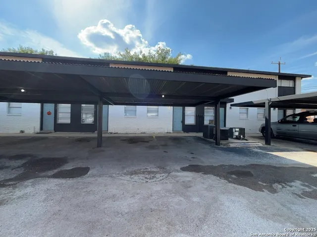 $795 | 2802 Lasses Boulevard, Unit 15, San Antonio, TX 78223