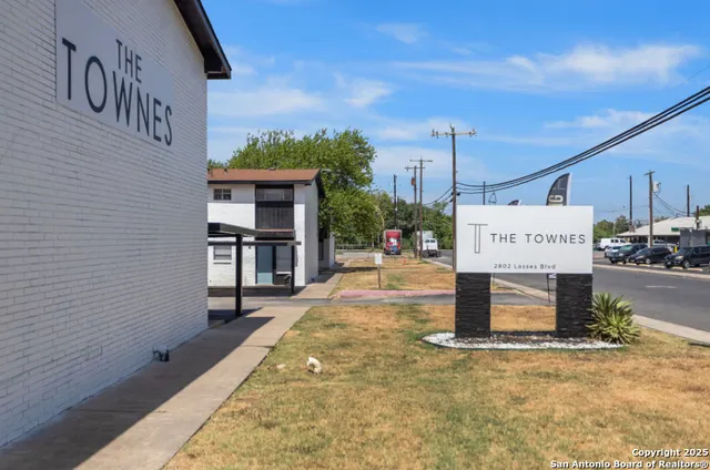 $795 | 2802 Lasses Boulevard, Unit 15, San Antonio, TX 78223