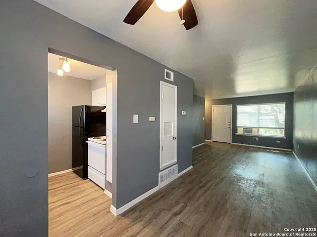 $795 | 2802 Lasses Boulevard, Unit 15, San Antonio, TX 78223