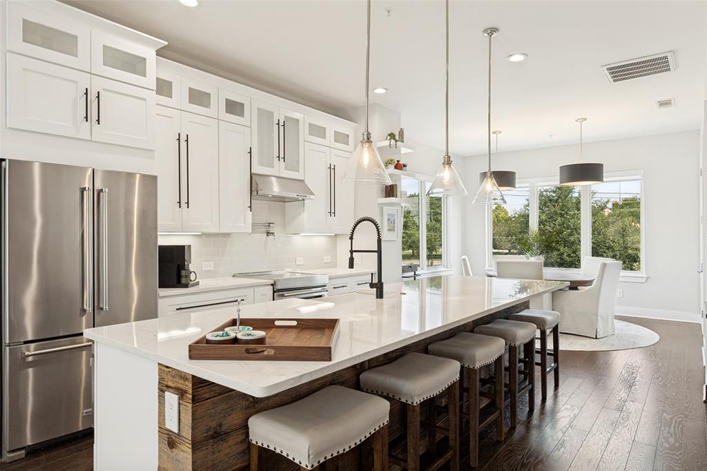 4060 Spring Valley Road, Unit 101 Farmers Branch, TX 75244 - Photo 2 of 27 Gallery Image 2