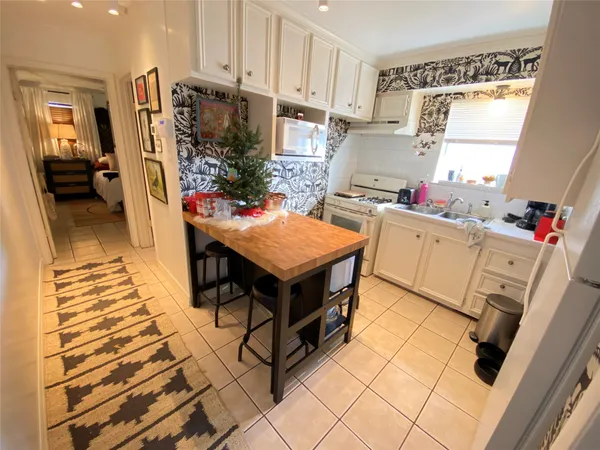 $950 | 510 1/2 Moody Street, Houston, TX 77009