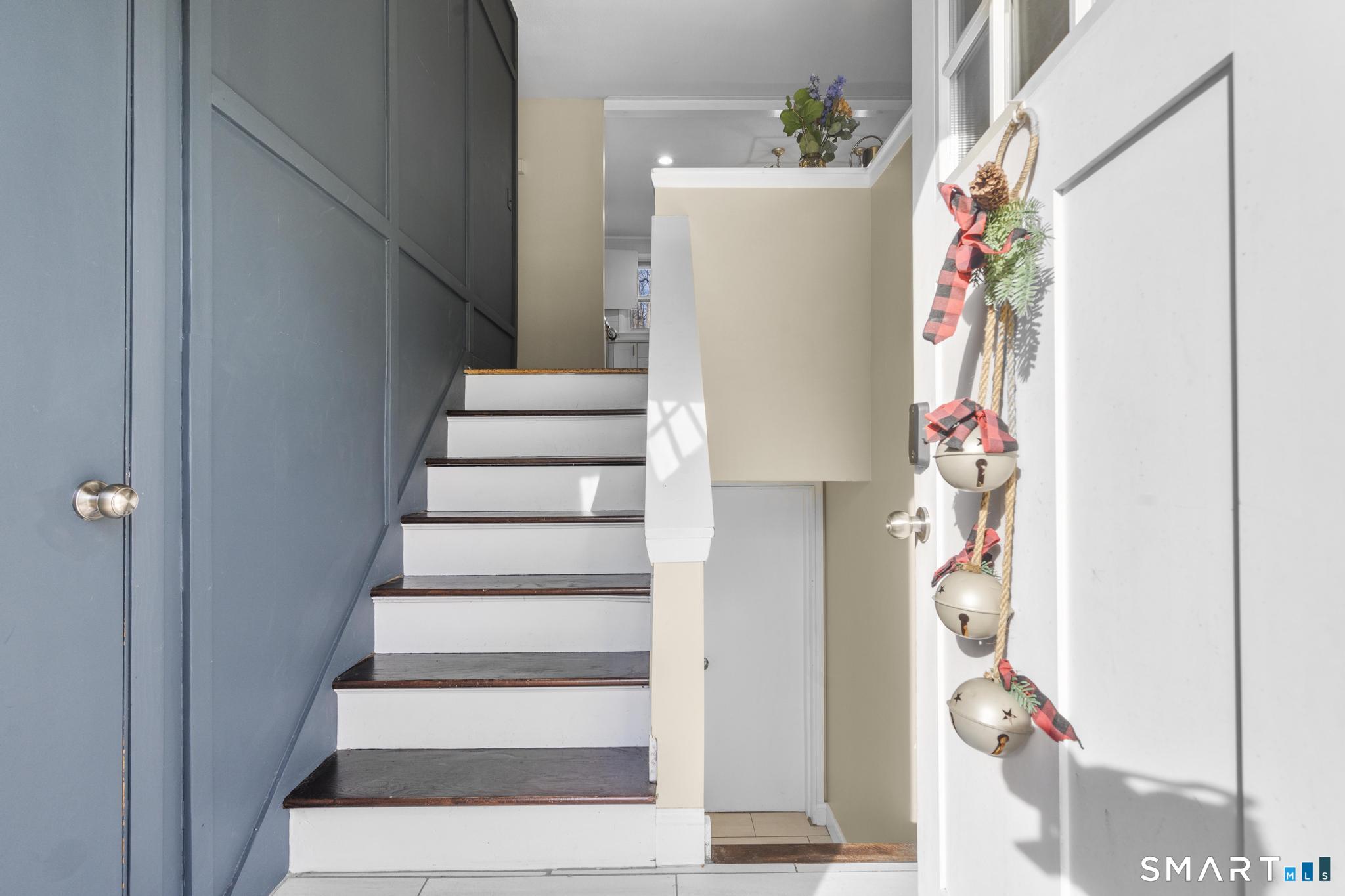 97 Racebrook Road Meriden, CT 06451 - Photo 4 of 35