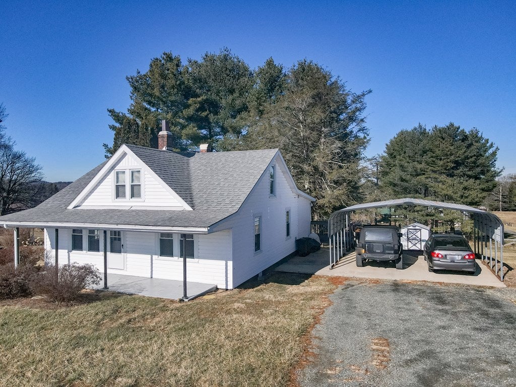 450 Edmonds Road Galax, VA 24333 - Photo 9 of 57 Gallery Image 9