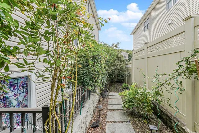 a picture of floor plan