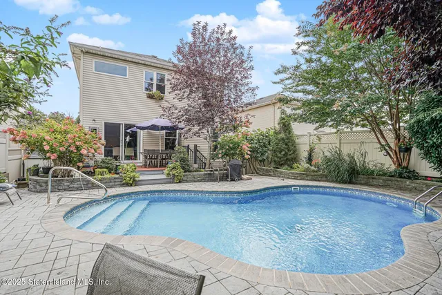 $1,469,999 | 28 Brookside Loop | Woodrow