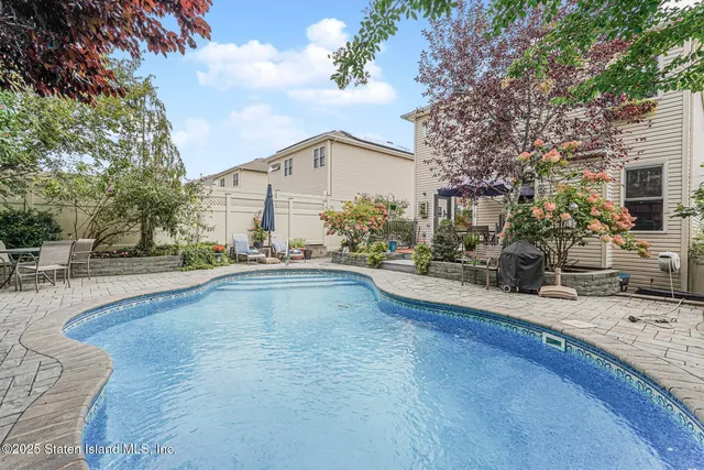 $1,469,999 | 28 Brookside Loop | Woodrow