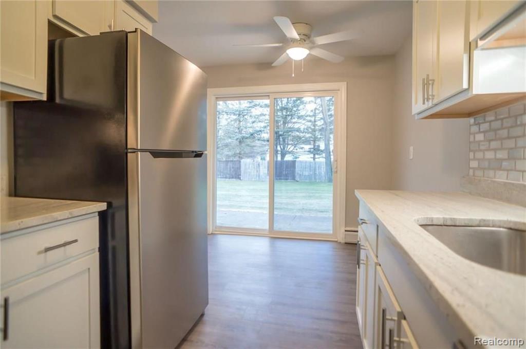 2155 Decker Road, Unit 12 Walled Lake, MI 48390 - Photo 5 of 12
