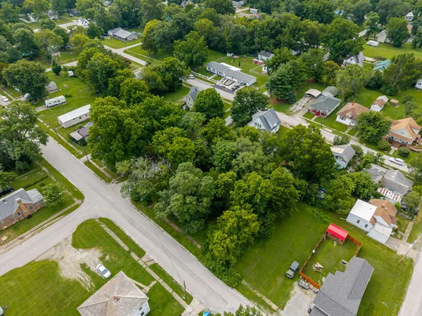 $23,000 | 307 East Church Street, Salem, IL 62881