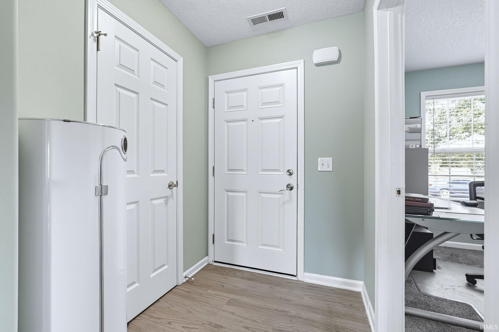 12202 Shearwater Run Fort Wayne, IN 46845 - Photo 3 of 25