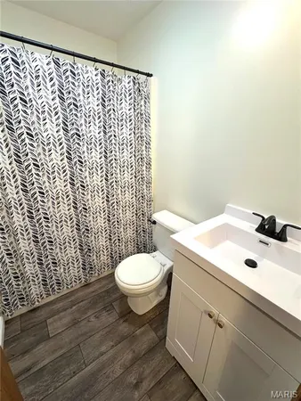 $875 | 1315 Main Street, Unit E, Highland, IL 62249