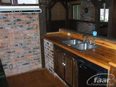 6510 General Squier Road Almont, MI 48003 - Photo 5 of 10 20165963-4.JPG