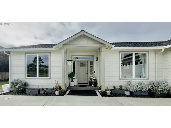 $839,000 | 7205 Edge Cliff Drive, Brookings, OR 97415