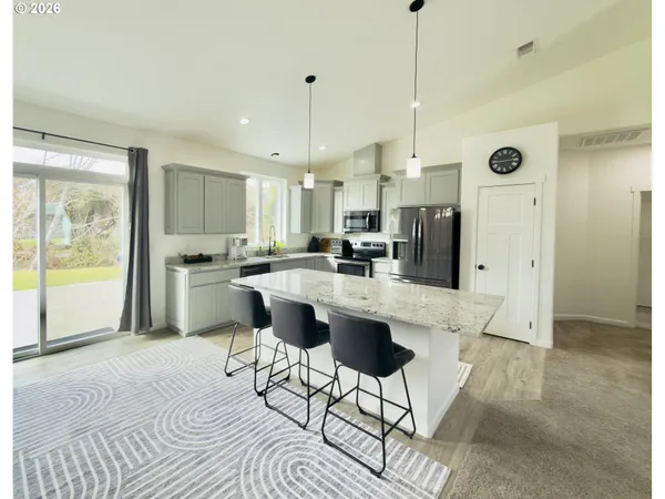 $839,000 | 7205 Edge Cliff Drive, Brookings, OR 97415