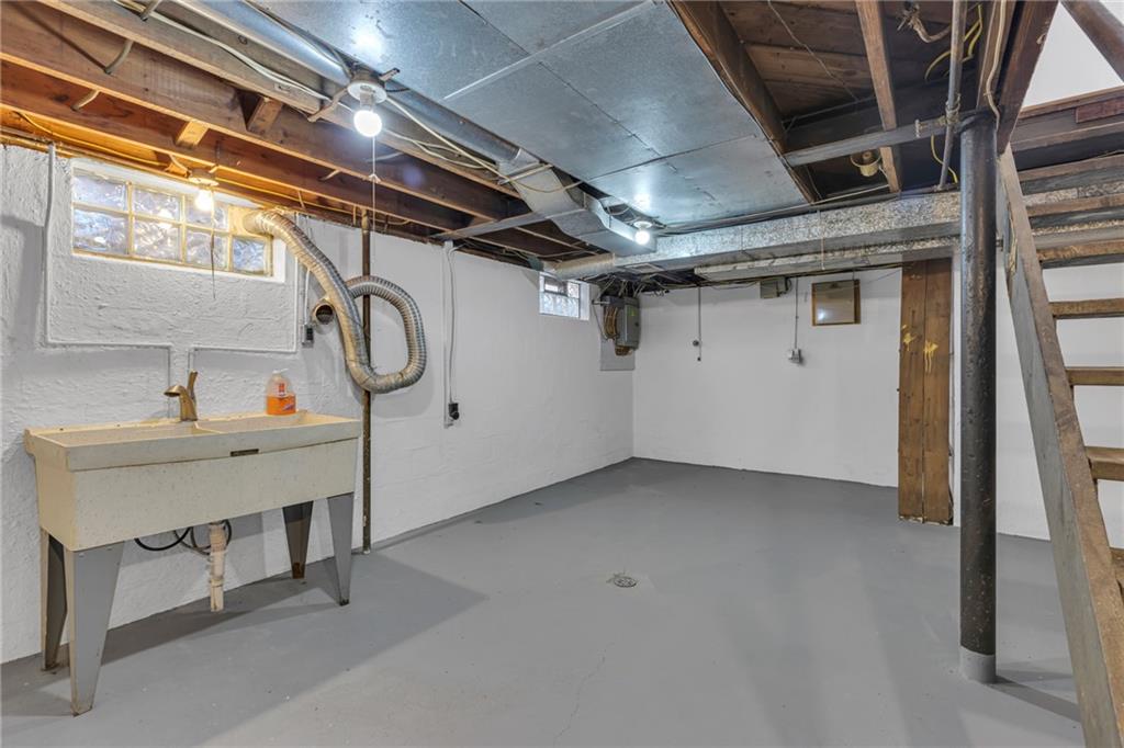 1526 Elgin Street Aliquippa, PA 15001 - Photo 17 of 33 a utility room with dryer and washer