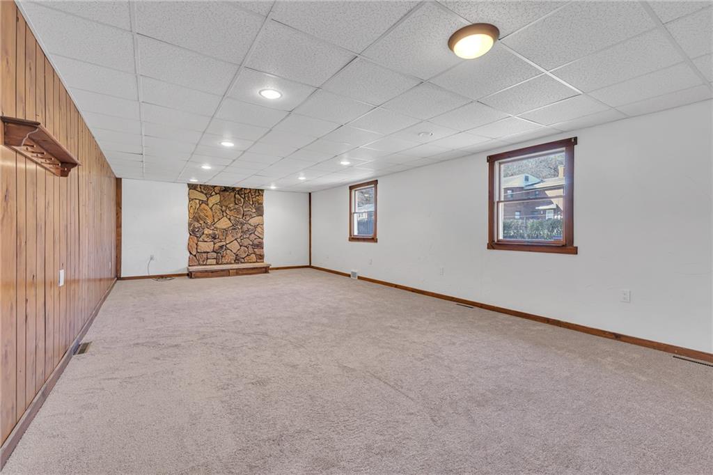 1526 Elgin Street Aliquippa, PA 15001 - Photo 5 of 33