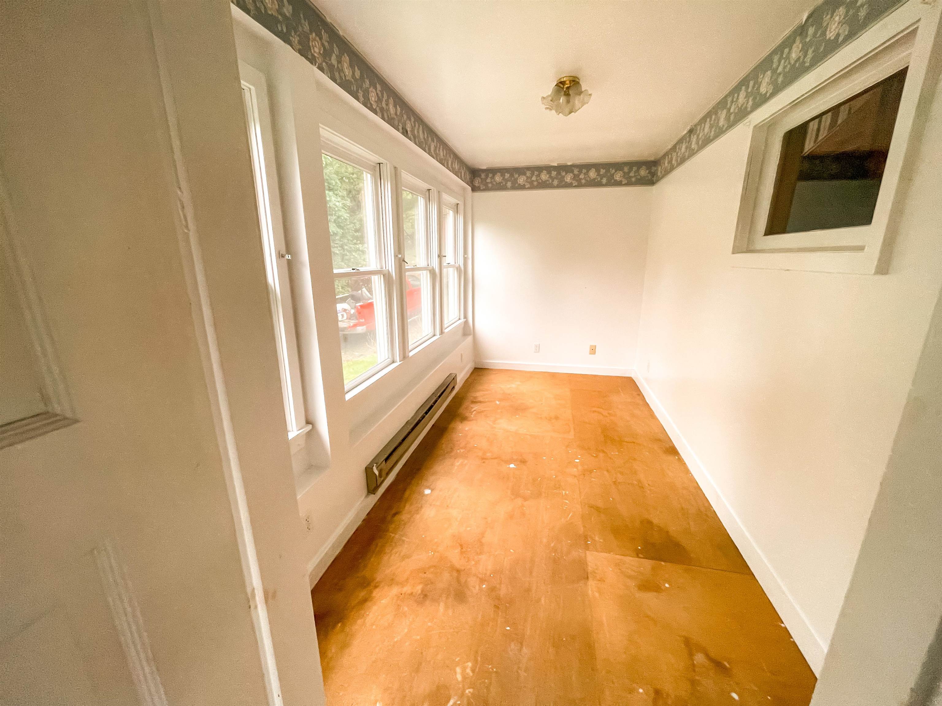269 West Main Street Newport, VT 05855 - Photo 12 of 19