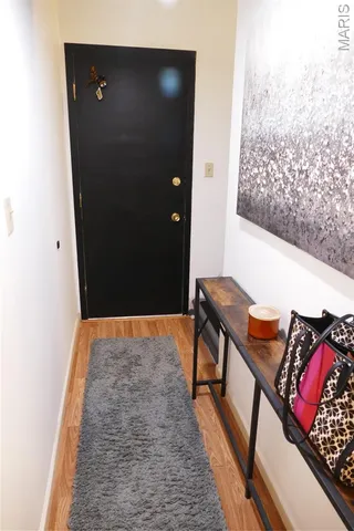 $215,000 | 5100 Hollow Wood Court, Unit D, St. Louis, MO 63128