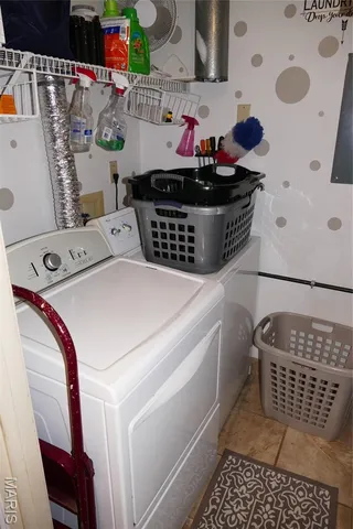 $215,000 | 5100 Hollow Wood Court, Unit D, St. Louis, MO 63128