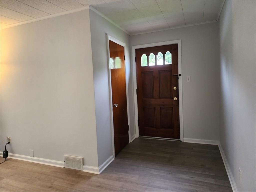 2655 River Road Vandergrift, PA 15690 - Photo 12 of 47 LIVING ROOM