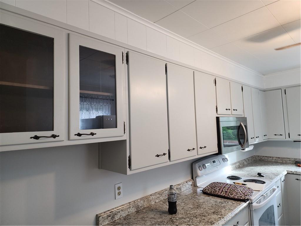 2655 River Road Vandergrift, PA 15690 - Photo 16 of 47 KITCHEN