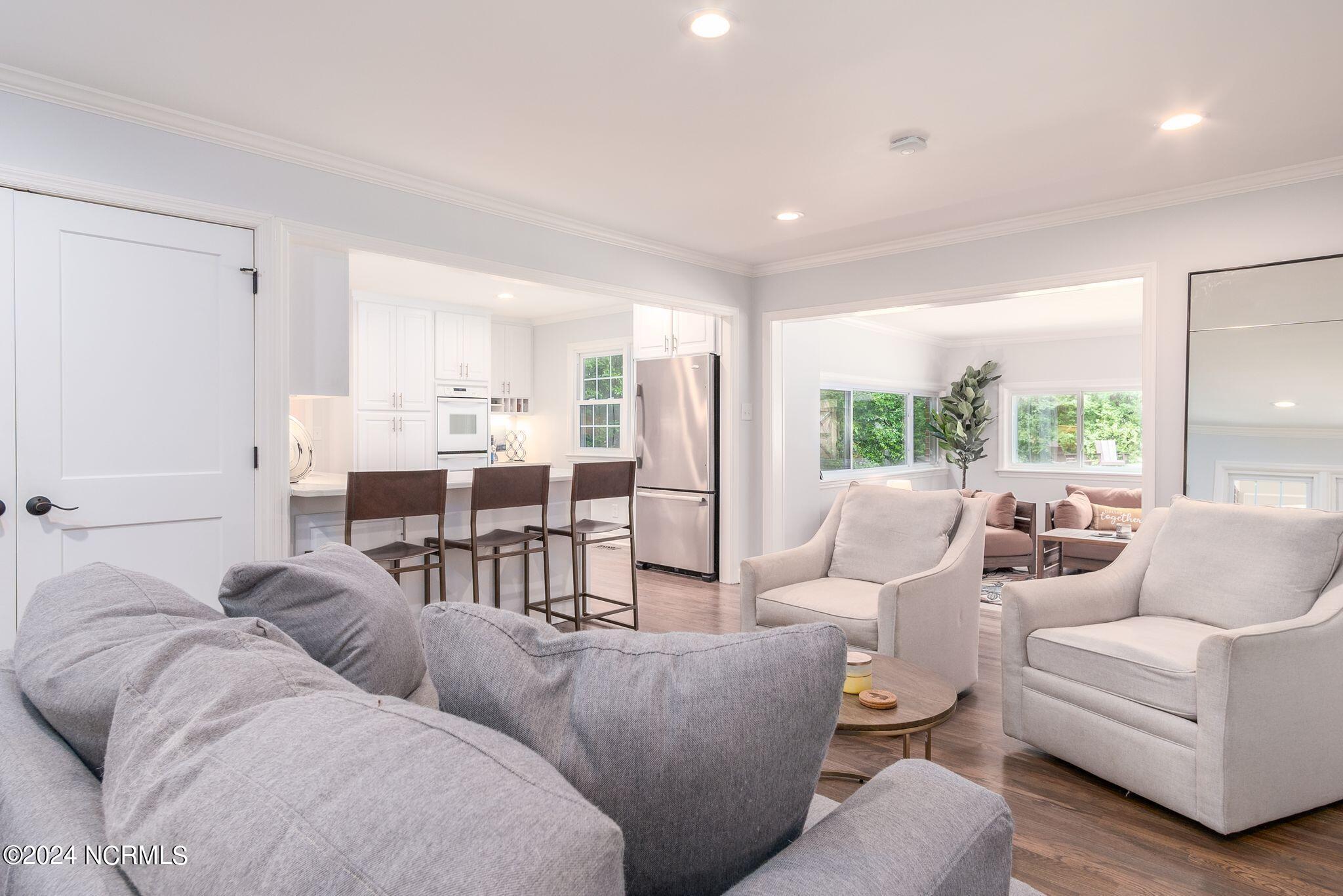 4510 Tenella Road New Bern, NC 28562 - Photo 21 of 70 Living Room