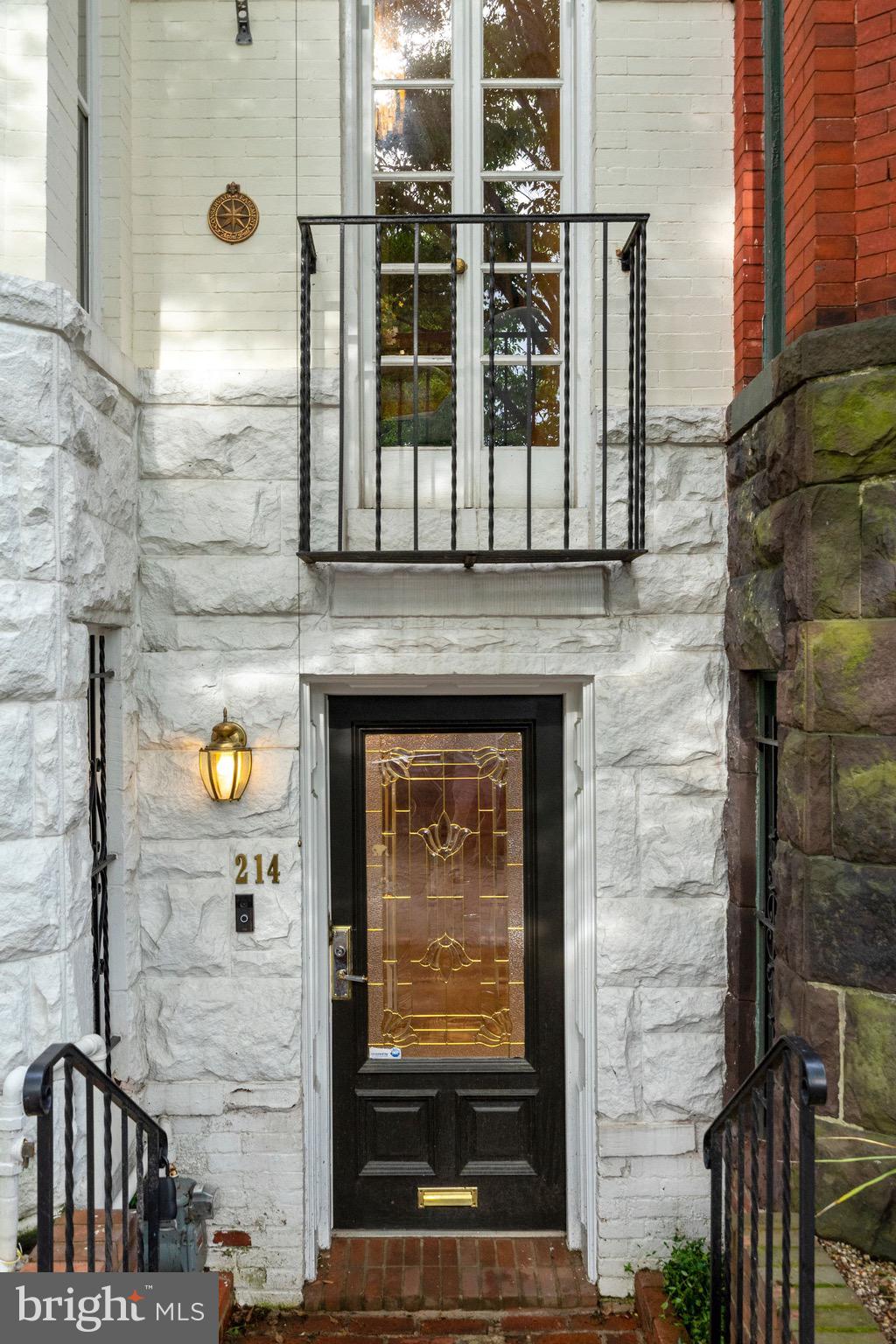 214 11th Street Southeast Washington, DC 20003 - Photo 2 of 40