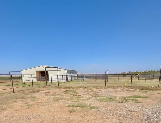 $450,000 | 1670 Highway 70, Plainview, TX 79072