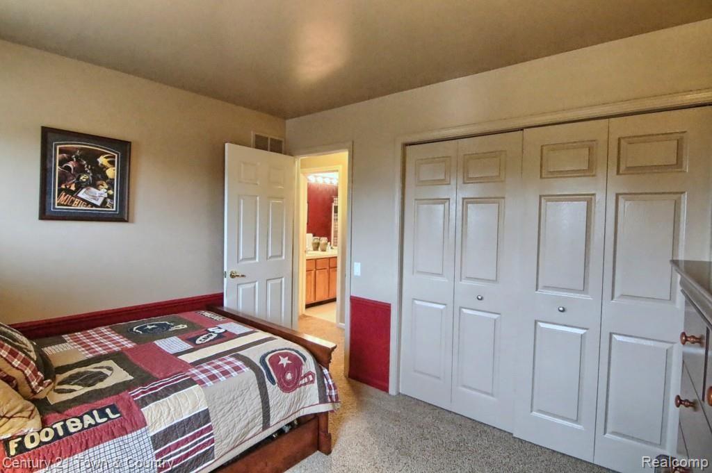 172 Grosvenor Drive Rochester, MI 48307 - Photo 29 of 38 4th_Bedroom_2nd_View.jpg