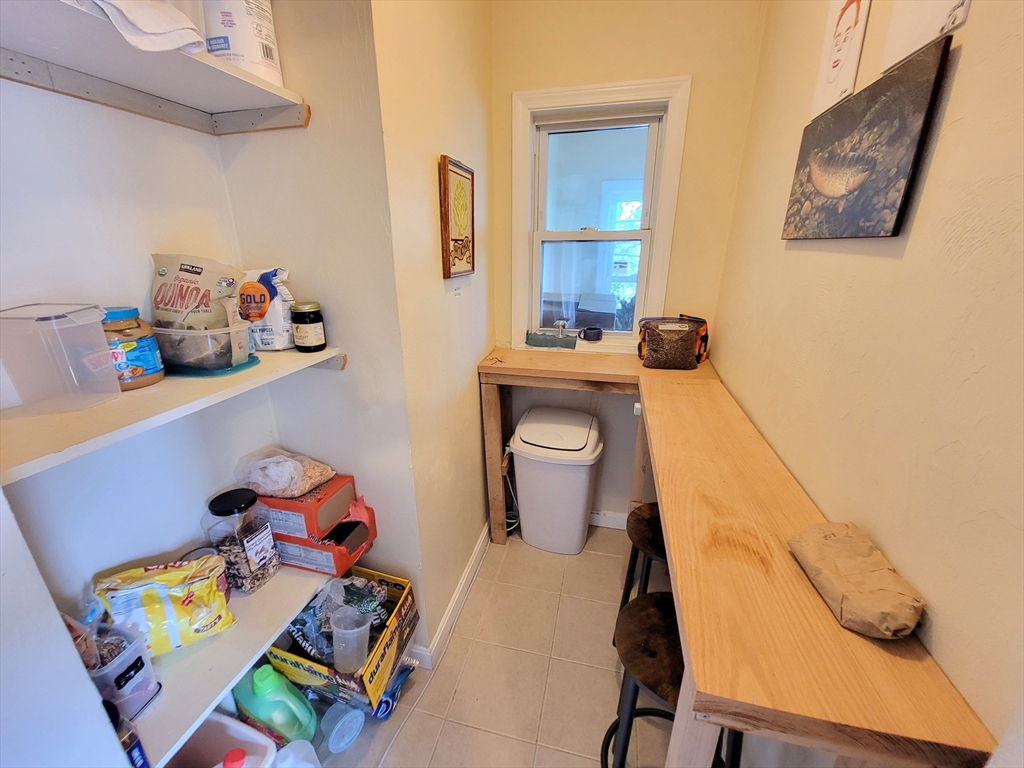 1096 North Shore Road, Unit 2 Revere, MA 02151 - Photo 6 of 7