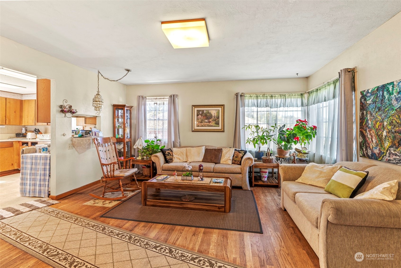 502 Burcham Street Kelso, WA 98626 - Photo 13 of 38 a living room with furniture windows and wooden floor