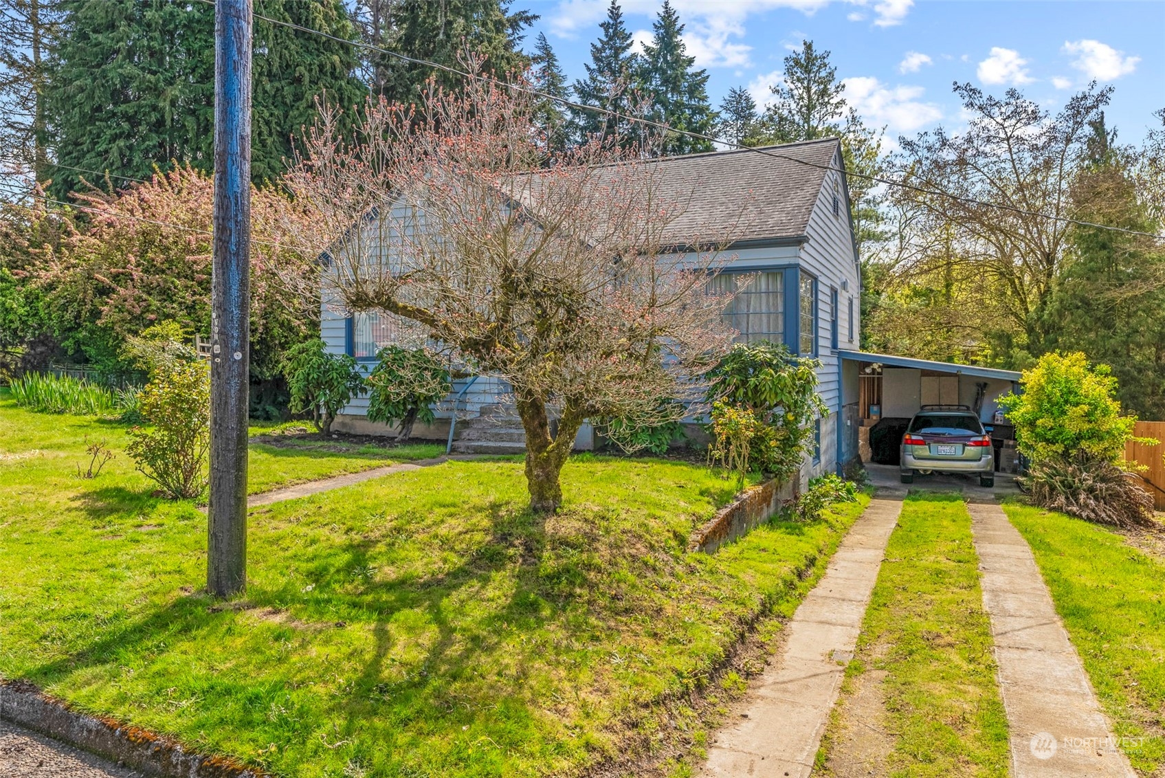 502 Burcham Street Kelso, WA 98626 - Photo 27 of 38 a view of swimming pool with seating space