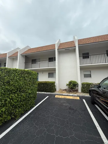 $2,000 | 2805 Southwest 22nd Avenue, Unit 1030, Delray Beach, FL 33445