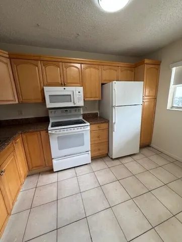 $2,000 | 2805 Southwest 22nd Avenue, Unit 1030, Delray Beach, FL 33445