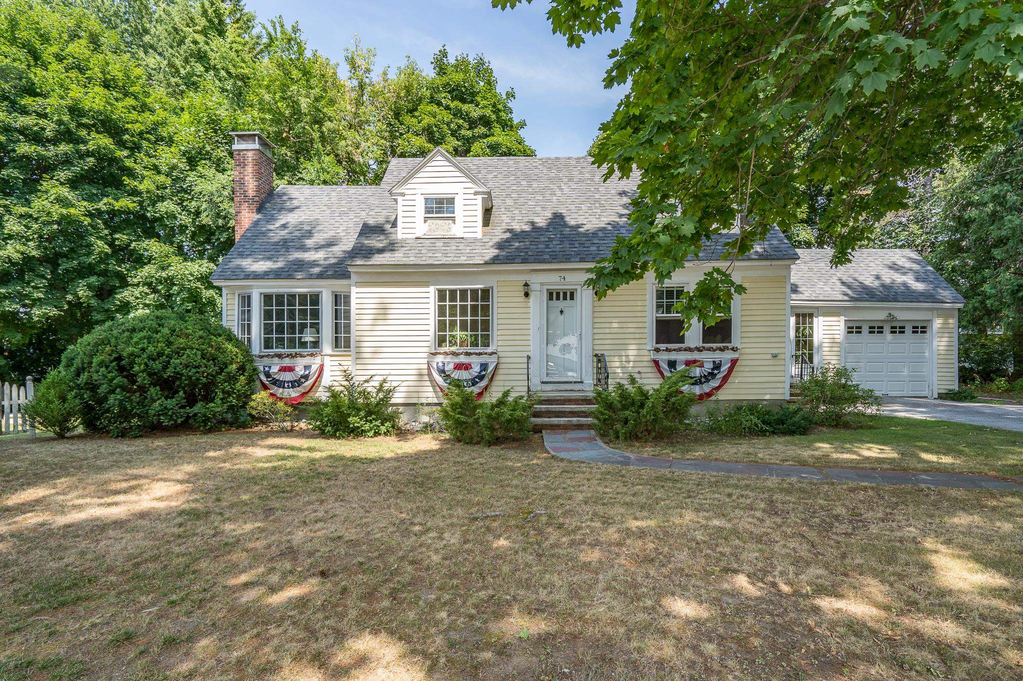 74 Tory Road Manchester, NH 03104 - Photo 1 of 40