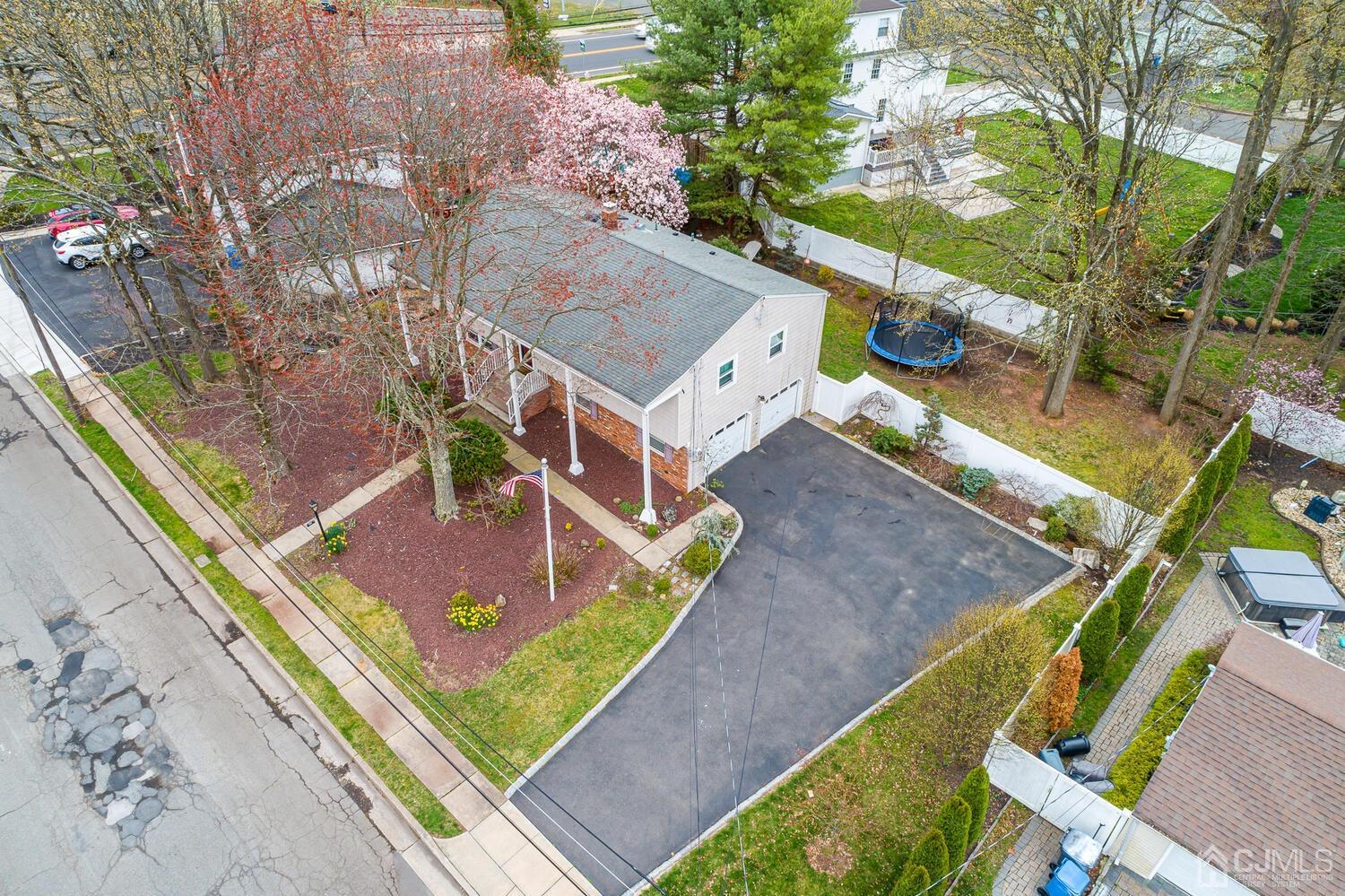 20 Homestead Road Metuchen, NJ 08840 - Photo 4 of 49 a view of a backyard with chairs