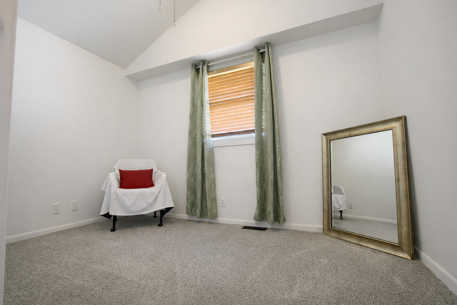 101 Oakleaf Road Lake In The Hills, IL 60156 - Photo 15 of 23