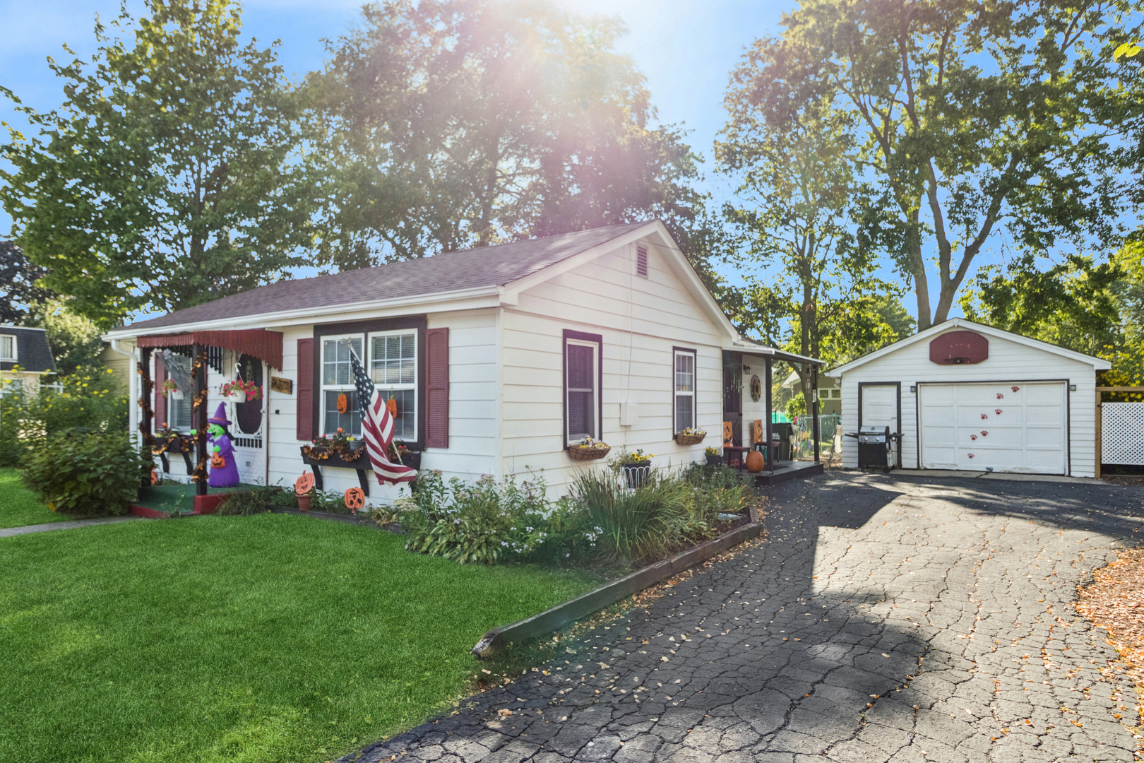 101 Oakleaf Road Lake In The Hills, IL 60156 - Photo 5 of 23