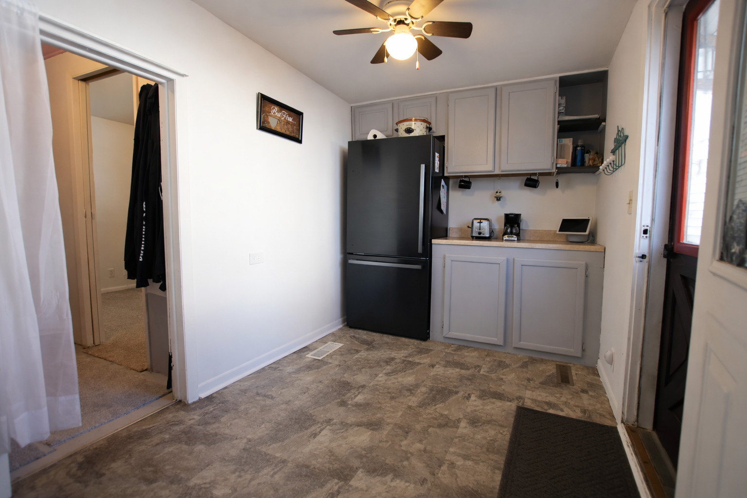 101 Oakleaf Road Lake In The Hills, IL 60156 - Photo 9 of 23