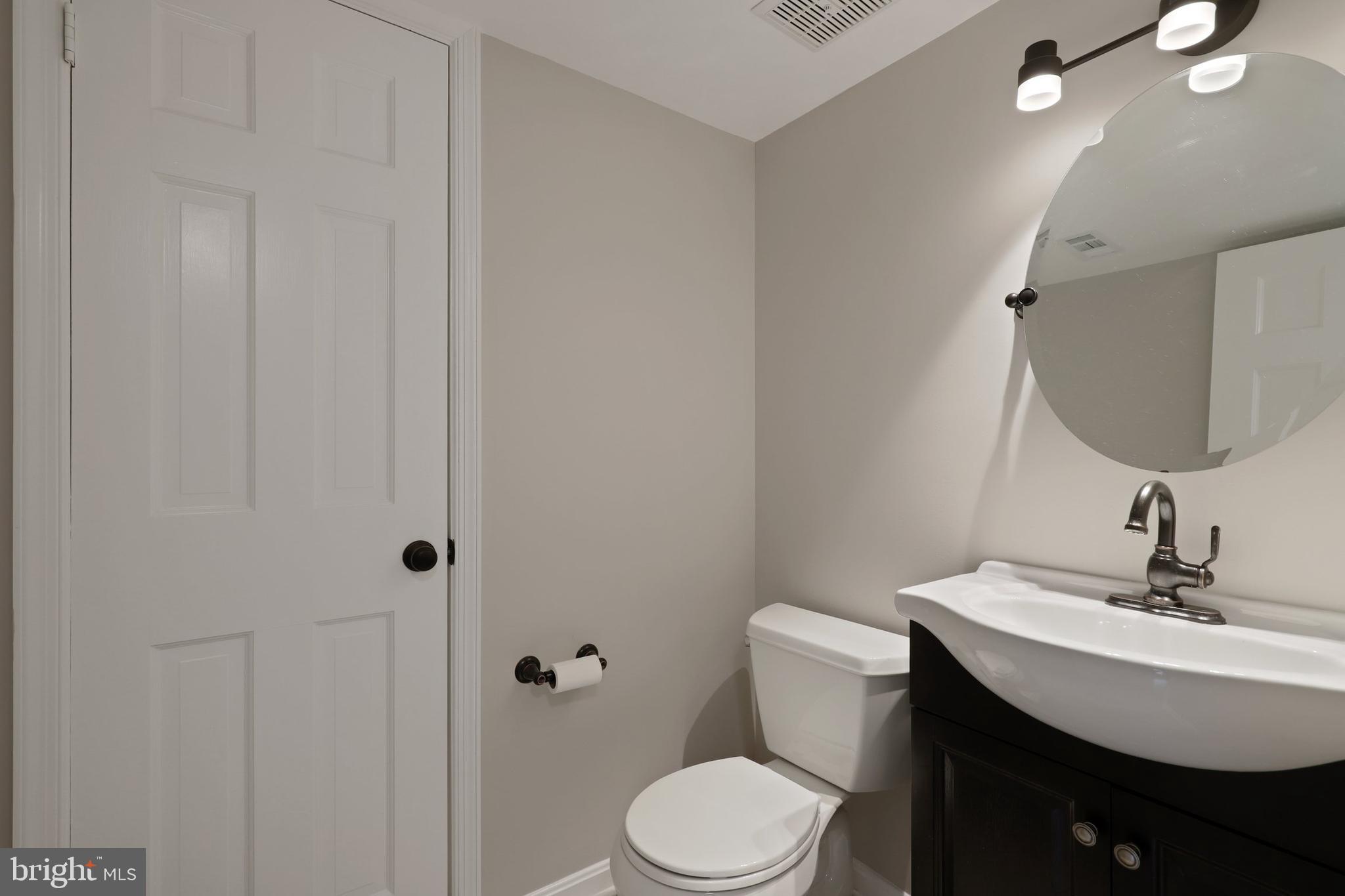 1673 Westwind Way McLean, VA 22102 - Photo 7 of 24