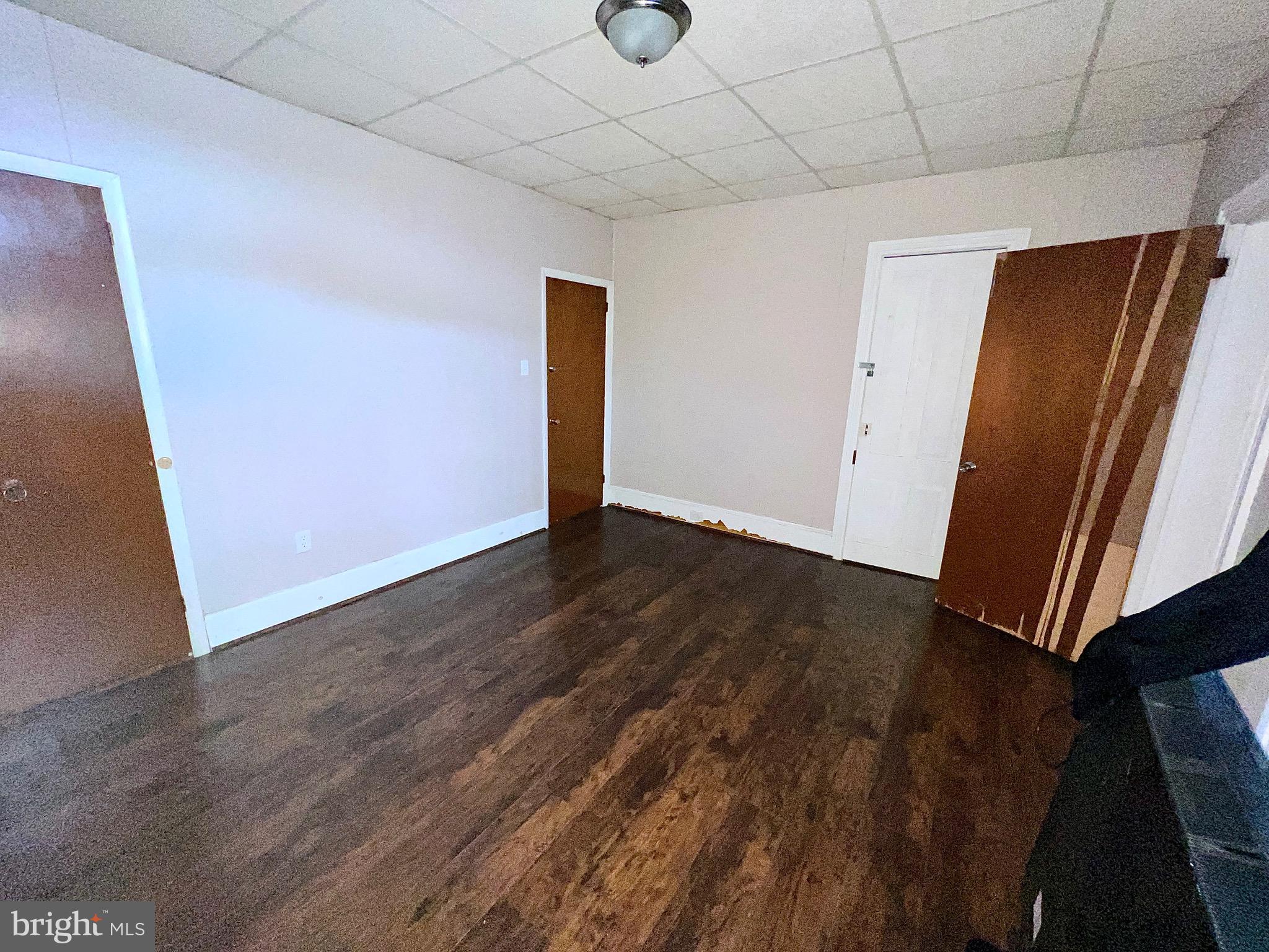 913 Centre Street Ashland, PA 17921 - Photo 26 of 37 2nd Floor Living Room