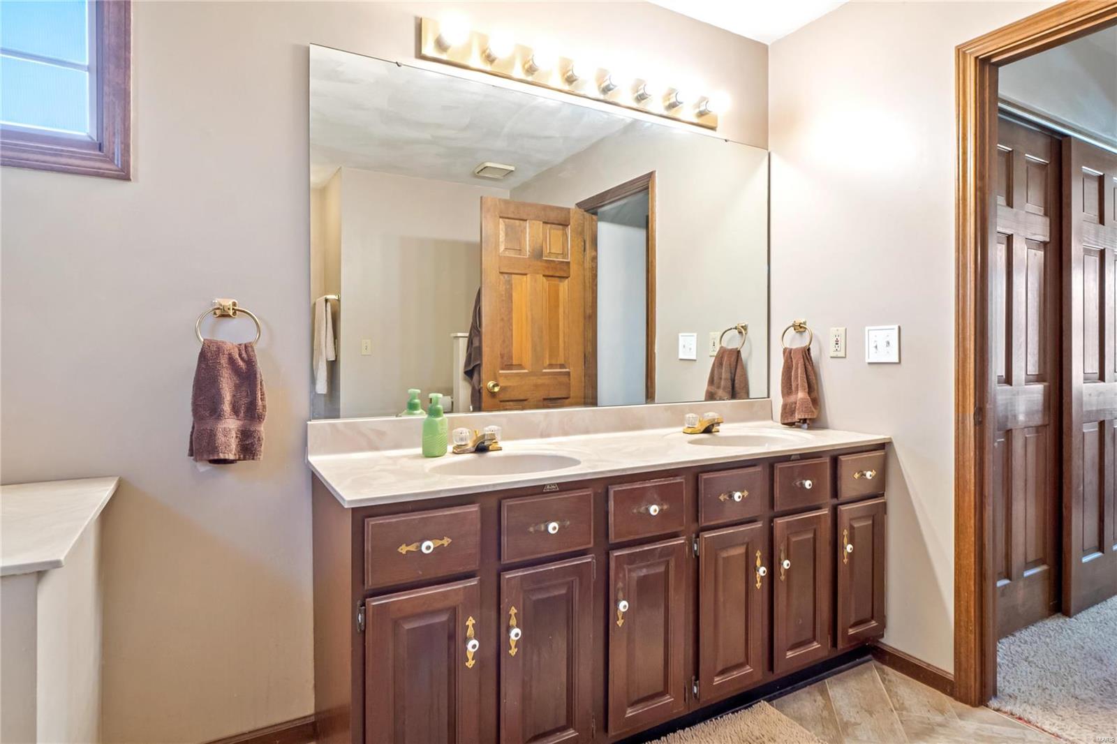 226 Hickory Ridge Belleville, IL 62223 - Photo 18 of 37 Gallery Image 18
