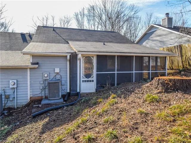 $1,200 | 1811 Saffron Place, Winston-Salem, NC 27127