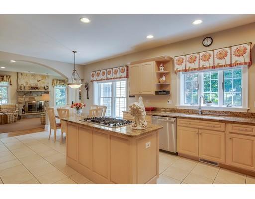 9 Davis Road Bedford, MA 01730 - Photo 5 of 42 Gallery Image 5