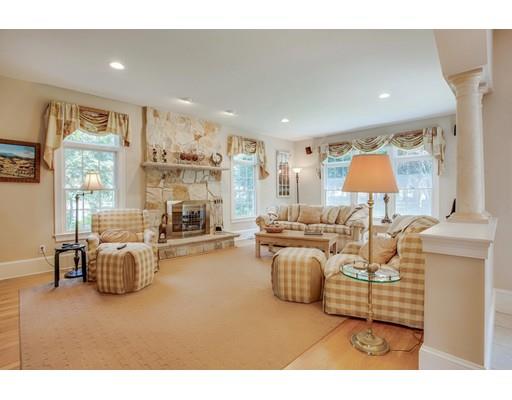 9 Davis Road Bedford, MA 01730 - Photo 10 of 42 Gallery Image 10