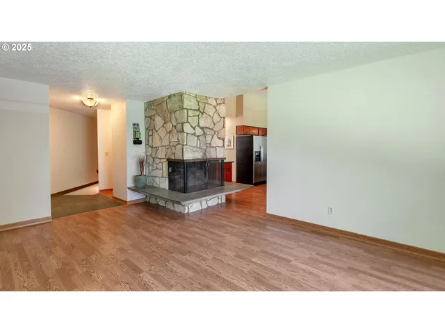 $799,990 | 19609 Southeast Wooded Hills Drive, Damascus, OR 97089