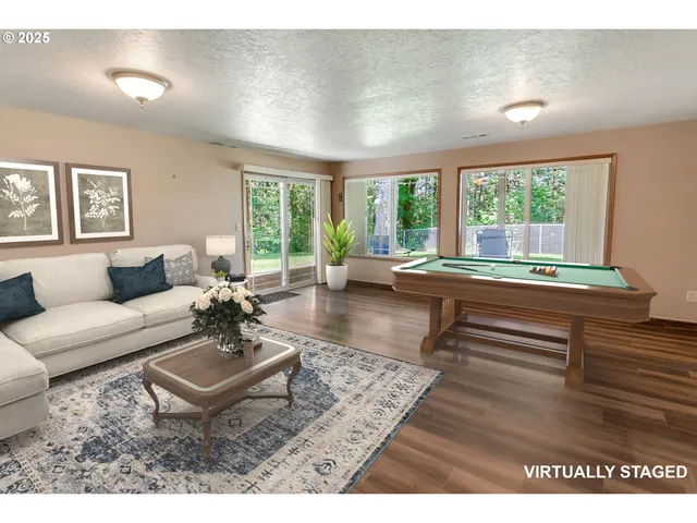 $799,990 | 19609 Southeast Wooded Hills Drive, Damascus, OR 97089